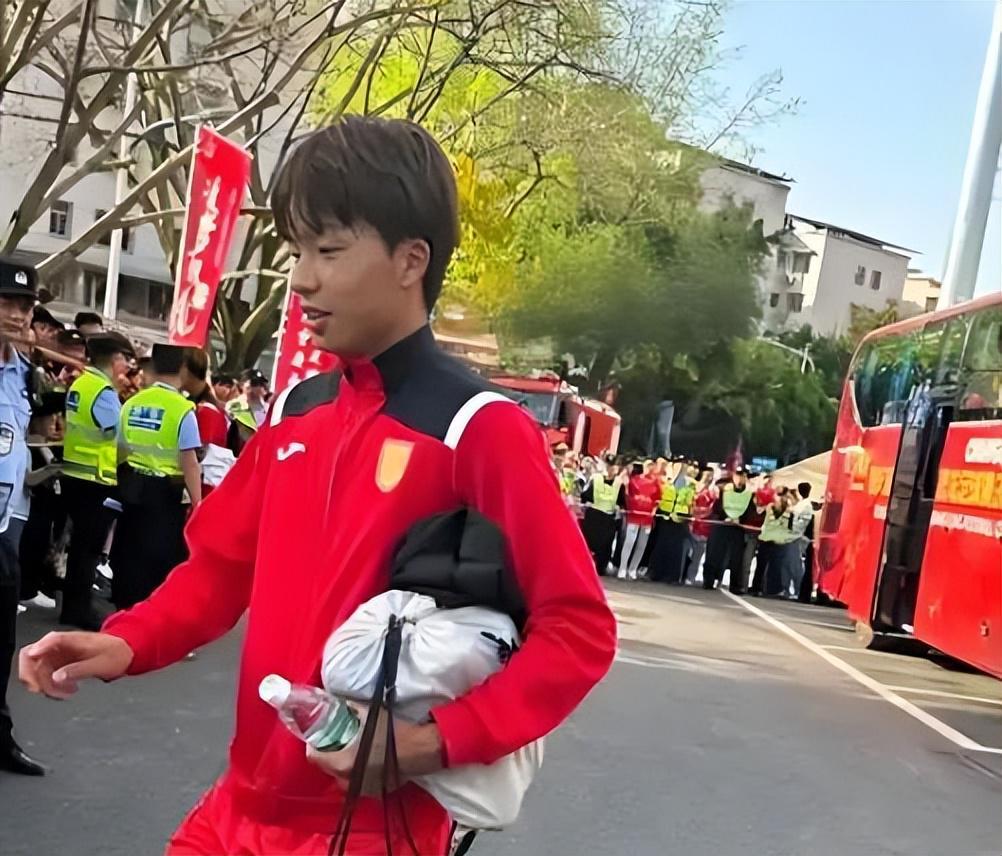 世界杯出线形势-德转官宣！重庆铜梁龙防守核心已离队转会欧洲，曾立下赫赫战功